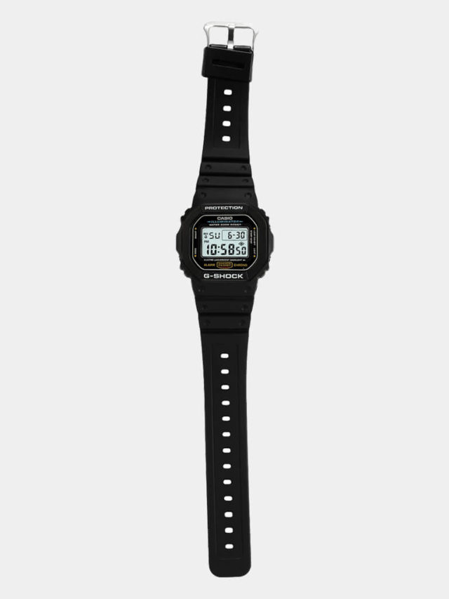 dw 5600 on wrist